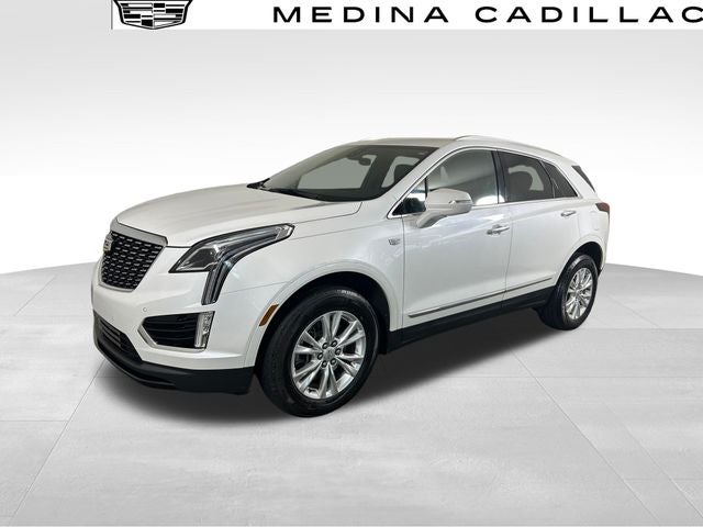 2024 Cadillac XT5 Luxury in Crystal White Tricoat — front three-quarter view