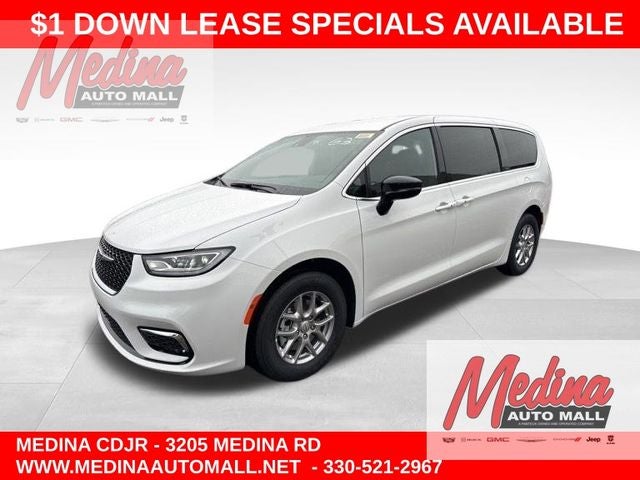2026 Chrysler Pacifica Select in Bright White Clear-Coat Exterior Paint — front three-quarter view