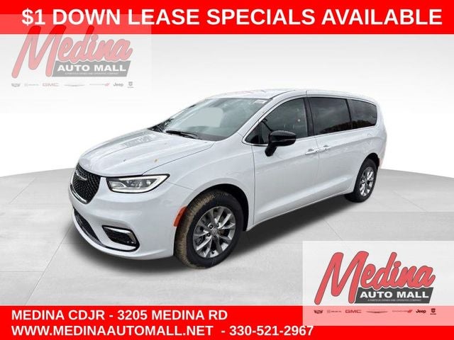 2026 Chrysler Pacifica Select in Bright White Clear-Coat Exterior Paint — front three-quarter view
