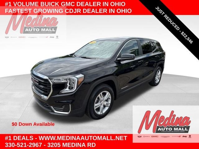 2024 GMC Terrain SLE in Ebony Twilight Metallic — front three-quarter view